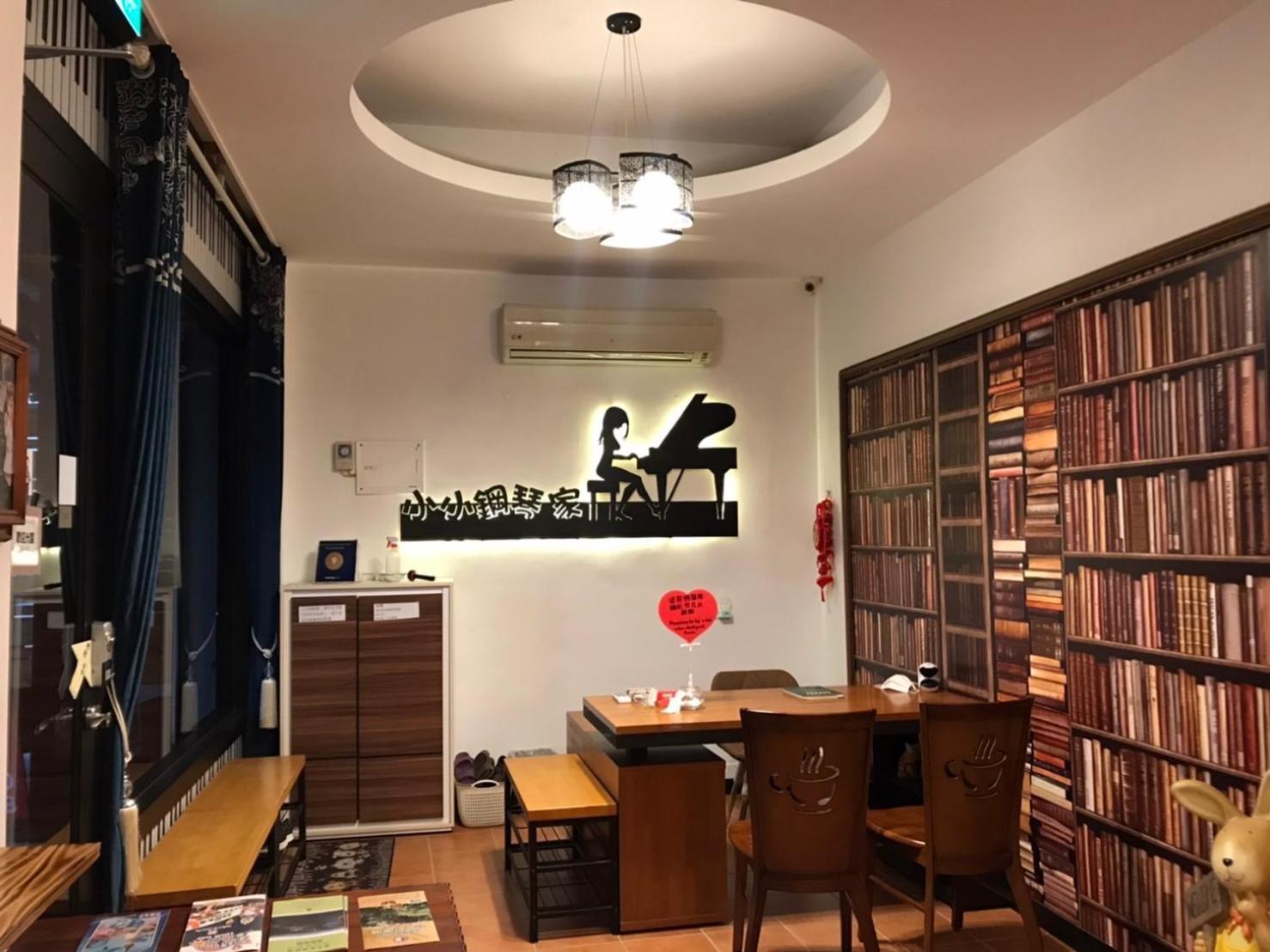 小小鋼琴家民宿&近夜市文創美食街 Hualien Exterior foto